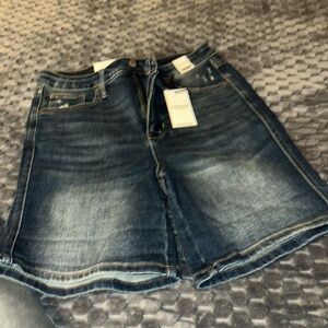 NWT size large highwaist Judy blue denim shorts